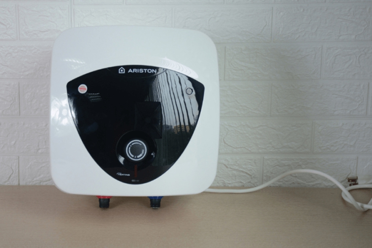 Bình nóng lạnh 6L Ariston AN LUX 6 UE/BE 1.5 FE